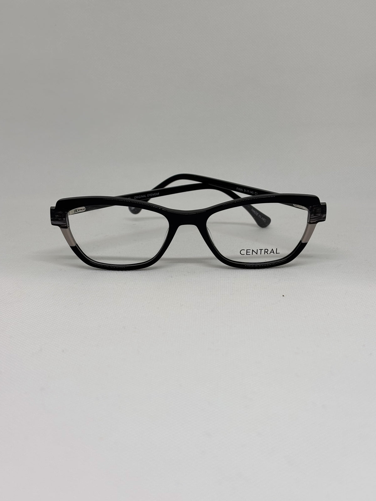 Central Finn — C1 — vista frontal — Luvis 20260911-346