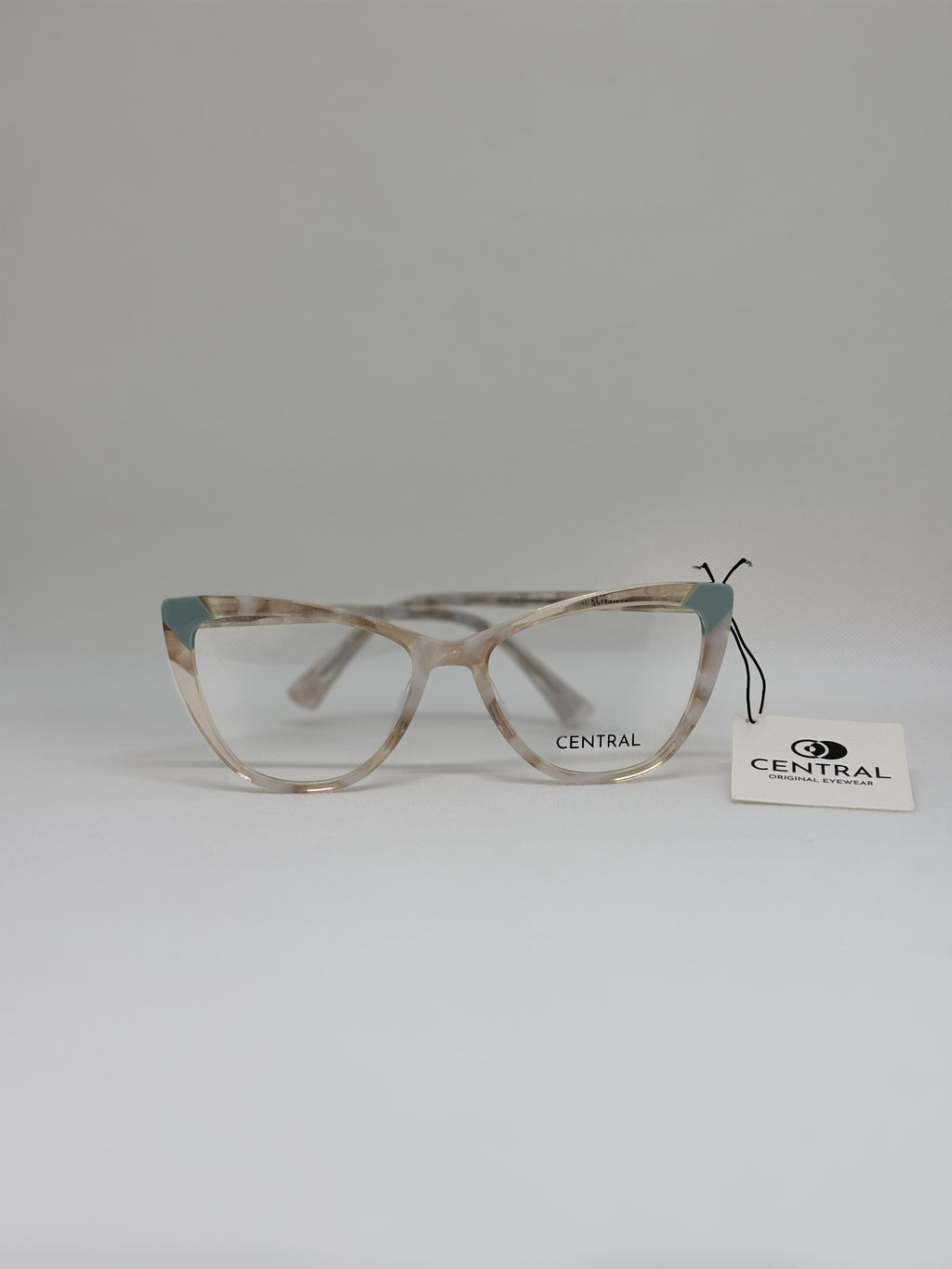 Central Noir — C7 — vista frontal — Luvis 20260911-211