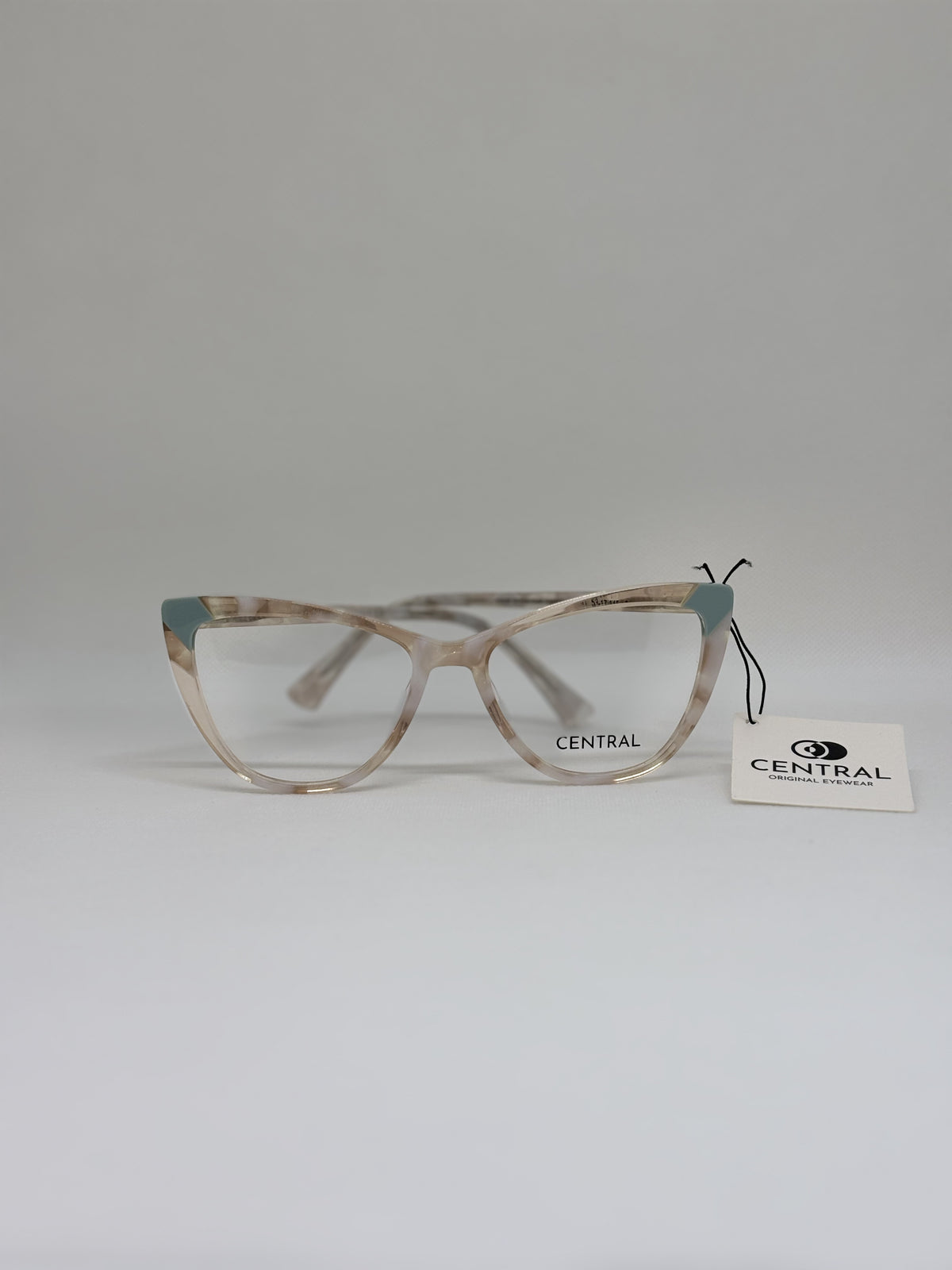 Central Noir — C7 — vista frontal — Luvis 20260911-211
