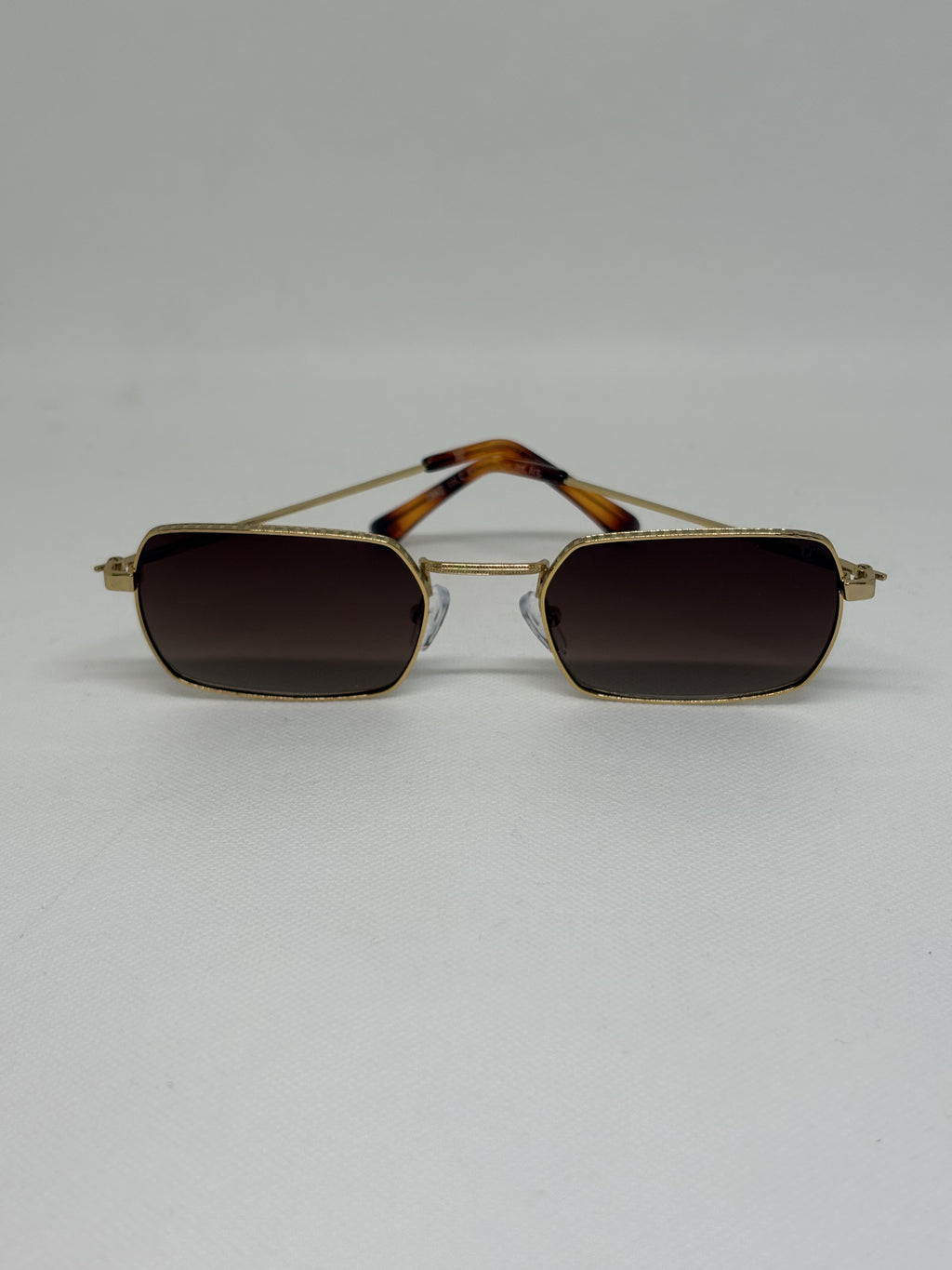Fauno DINKO — Col. C — vista frontal — Luvis 20260911-012