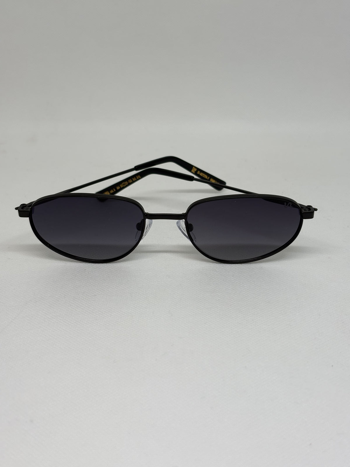 Fauno LIVIA — Col. A — vista frontal — Luvis 20260911-010