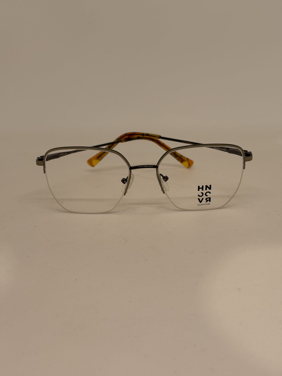 Hannover Dubi-M — C2 — vista frontal — Luvis 20260911-029