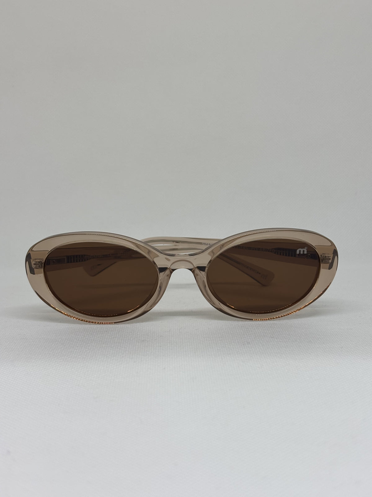 Mistral Sirama — C09 — vista frontal — Luvis 20260911-176