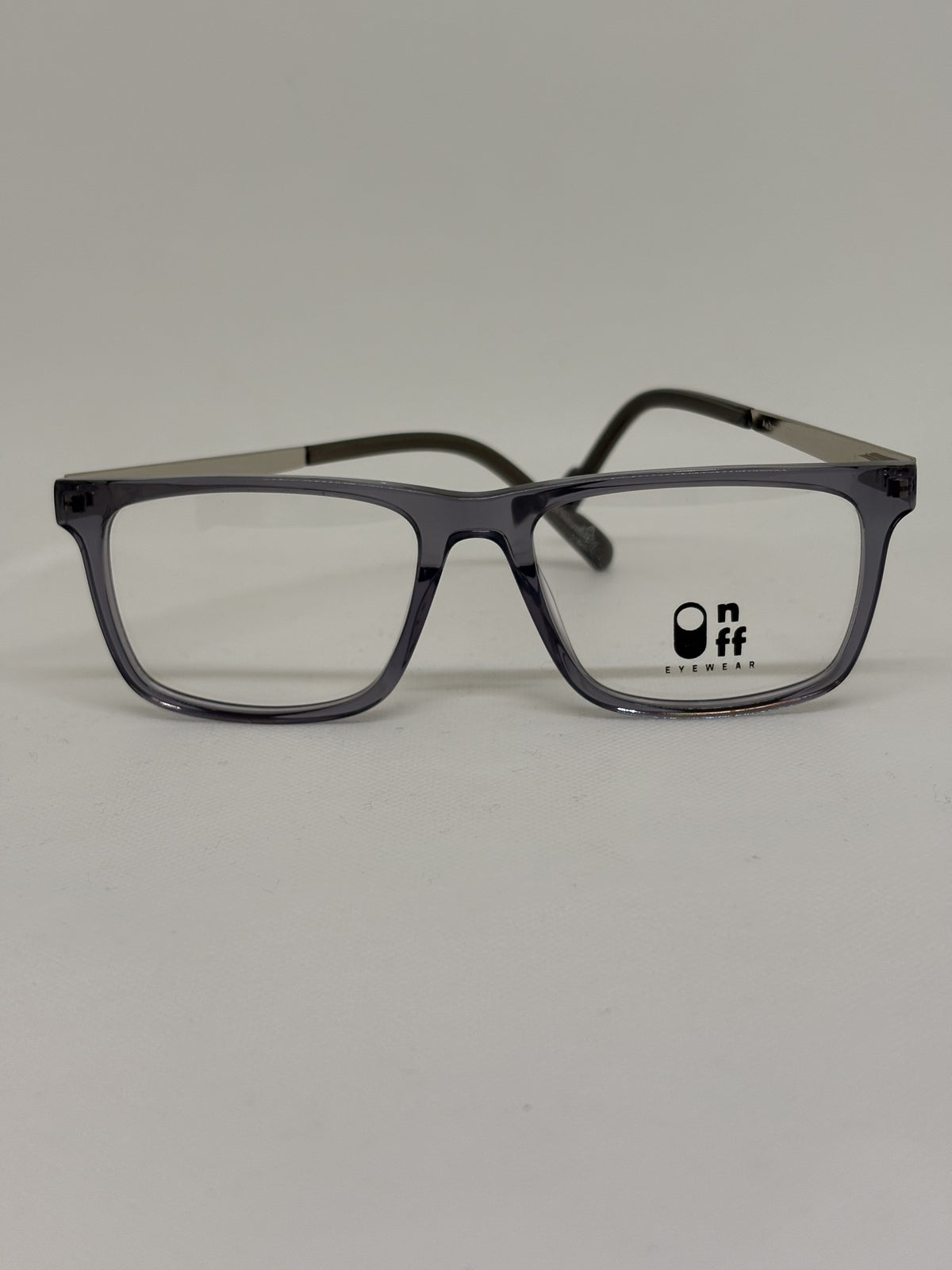 On Off AP001-93 — C1 — vista frontal — Luvis 20260911-055