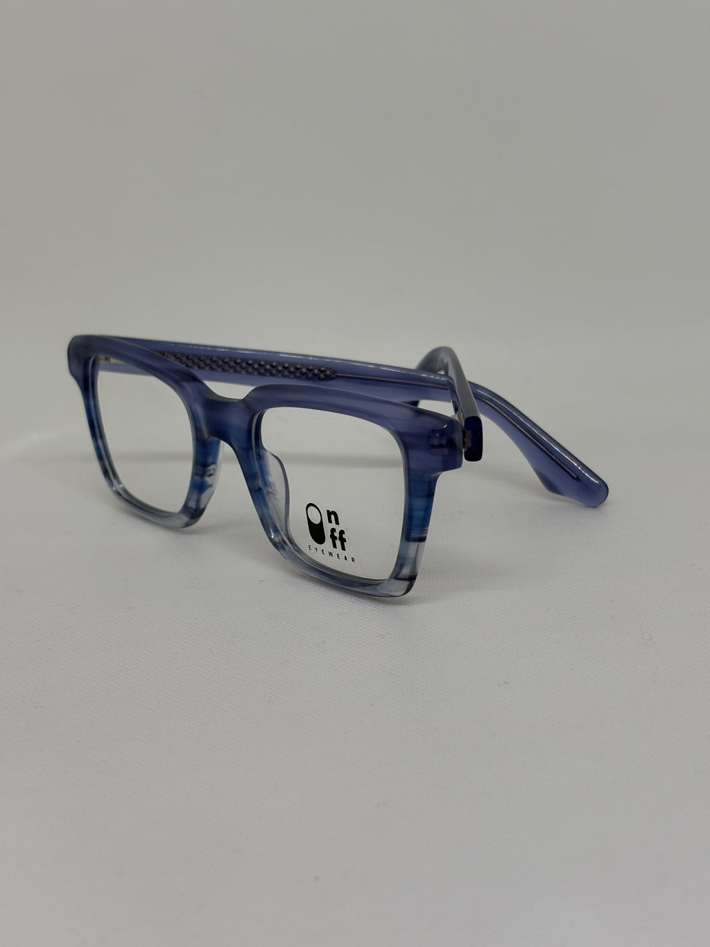 On Off J85207 — C4 — vista complementaria — Luvis 20260911-050