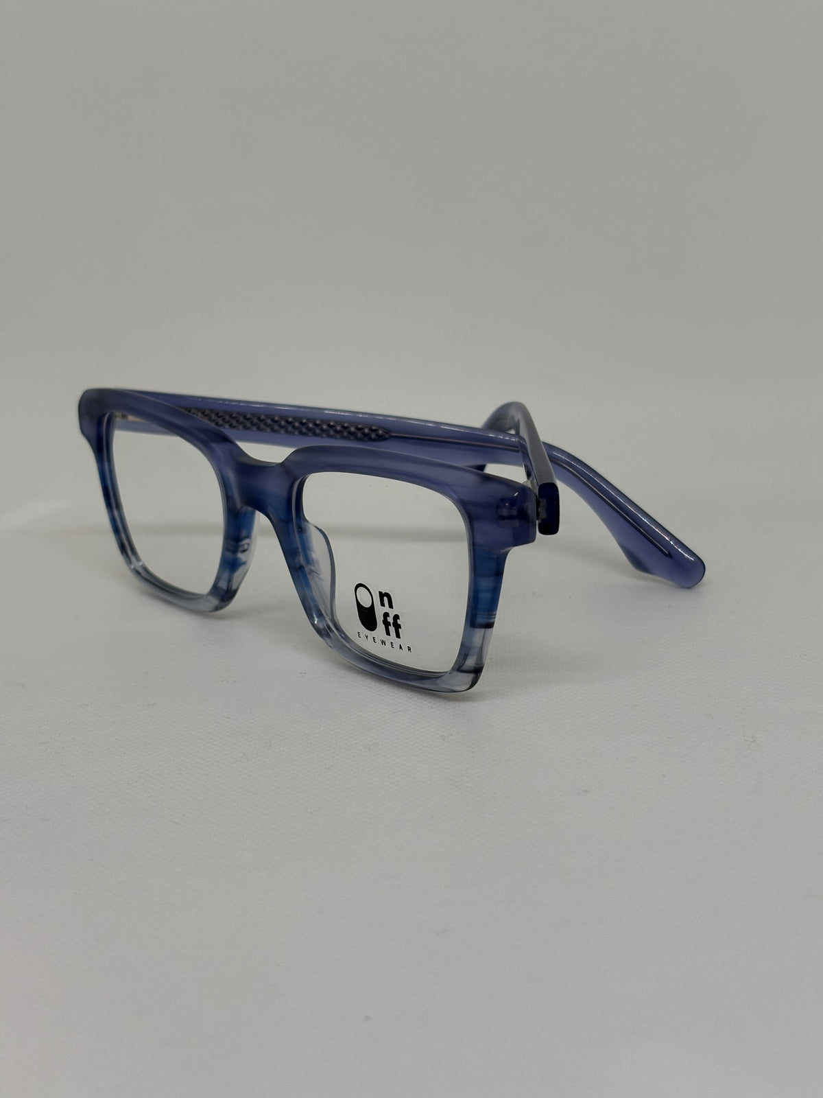 On Off J85207 — C4 — vista complementaria — Luvis 20260911-050