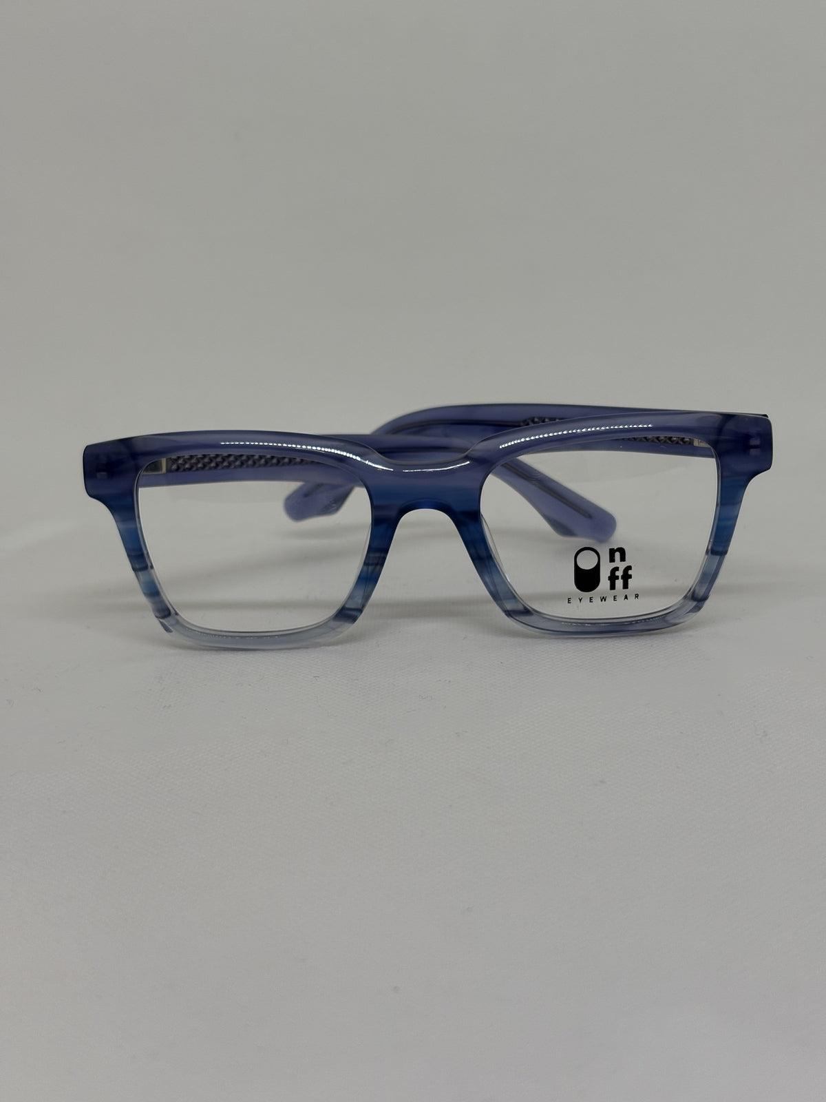 On Off J85207 — C4 — vista frontal — Luvis 20260911-051