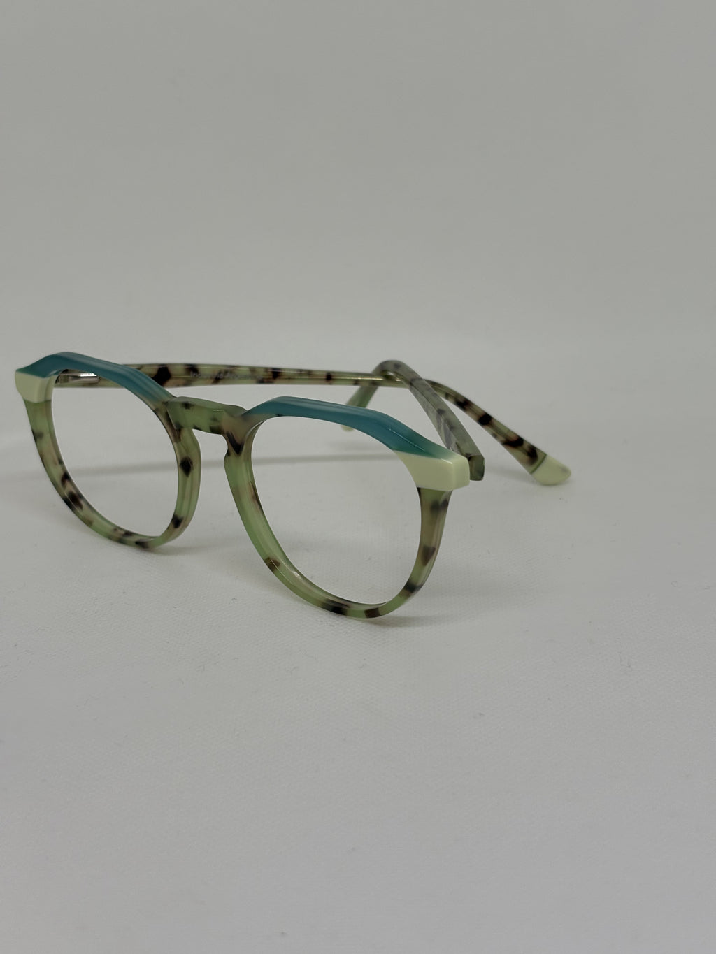 On Off P88020 — C3 — vista complementaria — Luvis 20260911-040