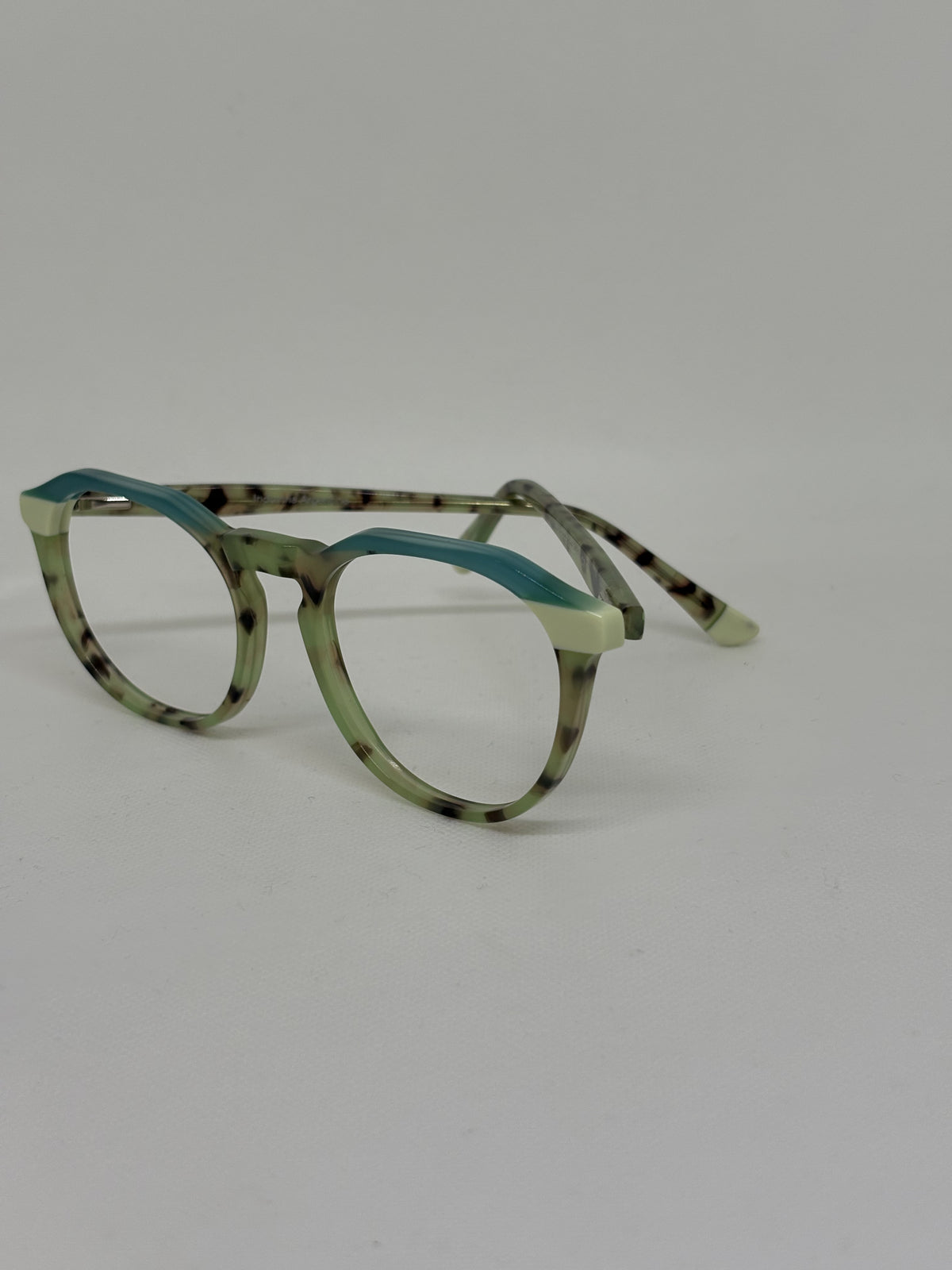 On Off P88020 — C3 — vista complementaria — Luvis 20260911-040