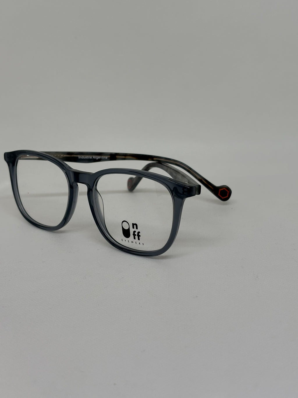 On Off YC-28055 — C2 — vista complementaria — Luvis 20260911-048