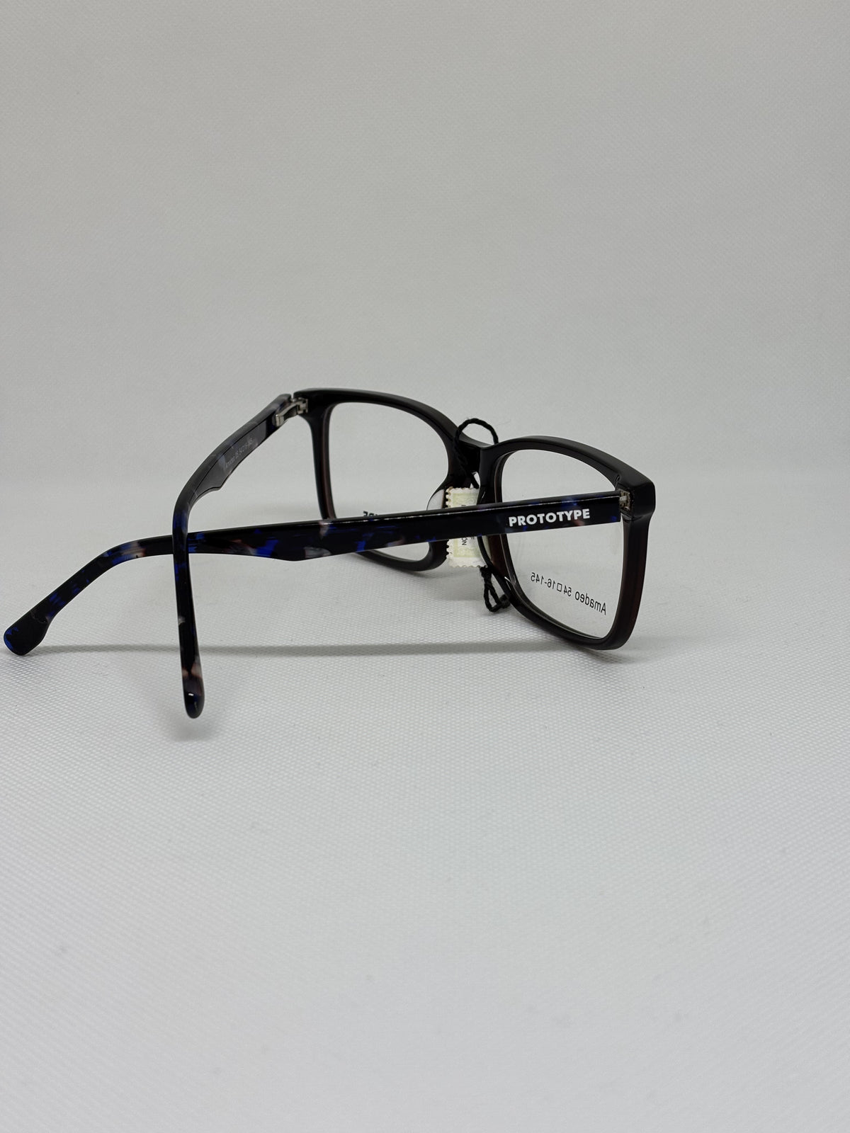Prototype Amadeo — C05 — vista complementaria — Luvis 20260911-131