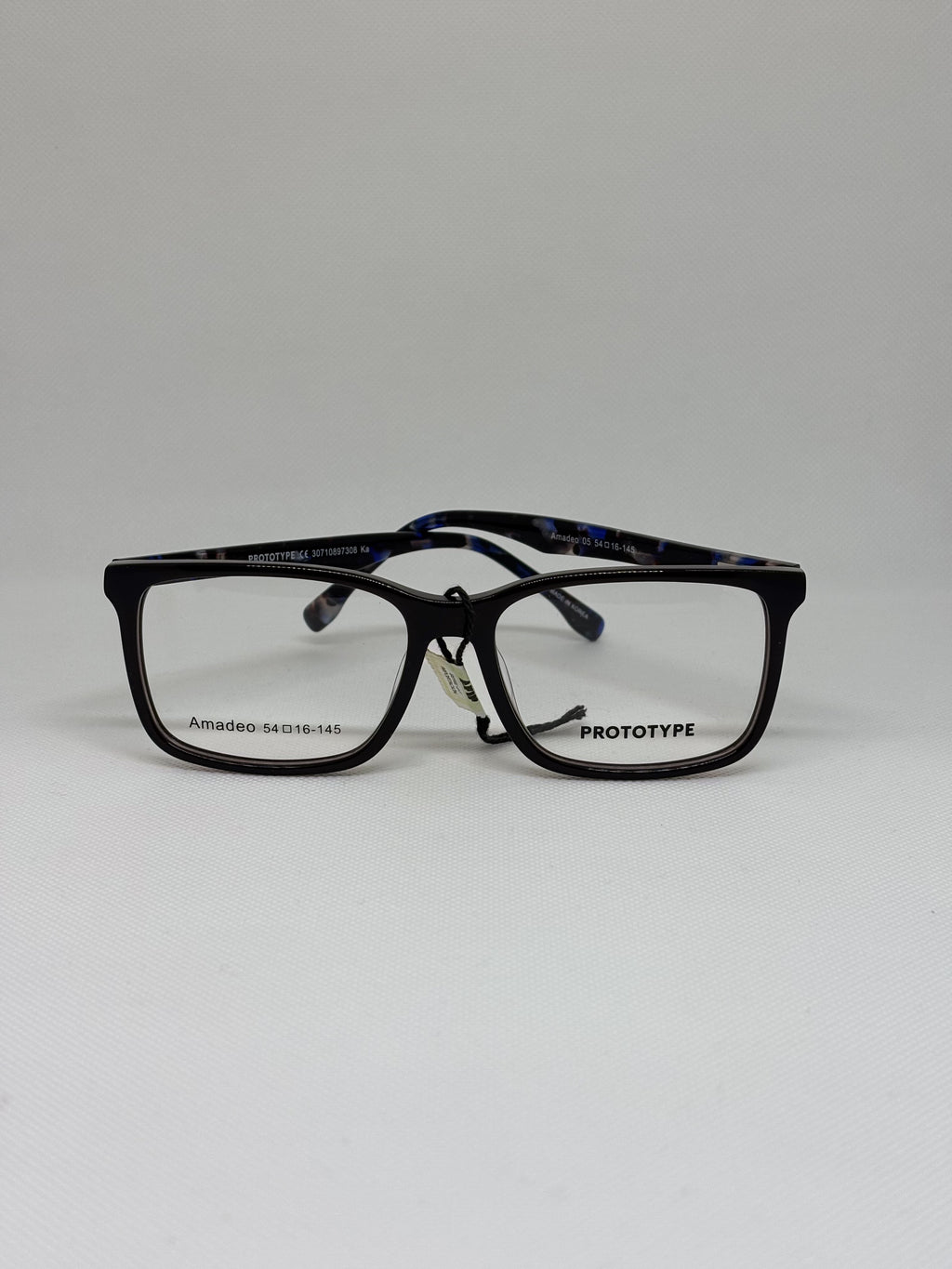 Prototype Amadeo — C05 — vista frontal — Luvis 20260911-132