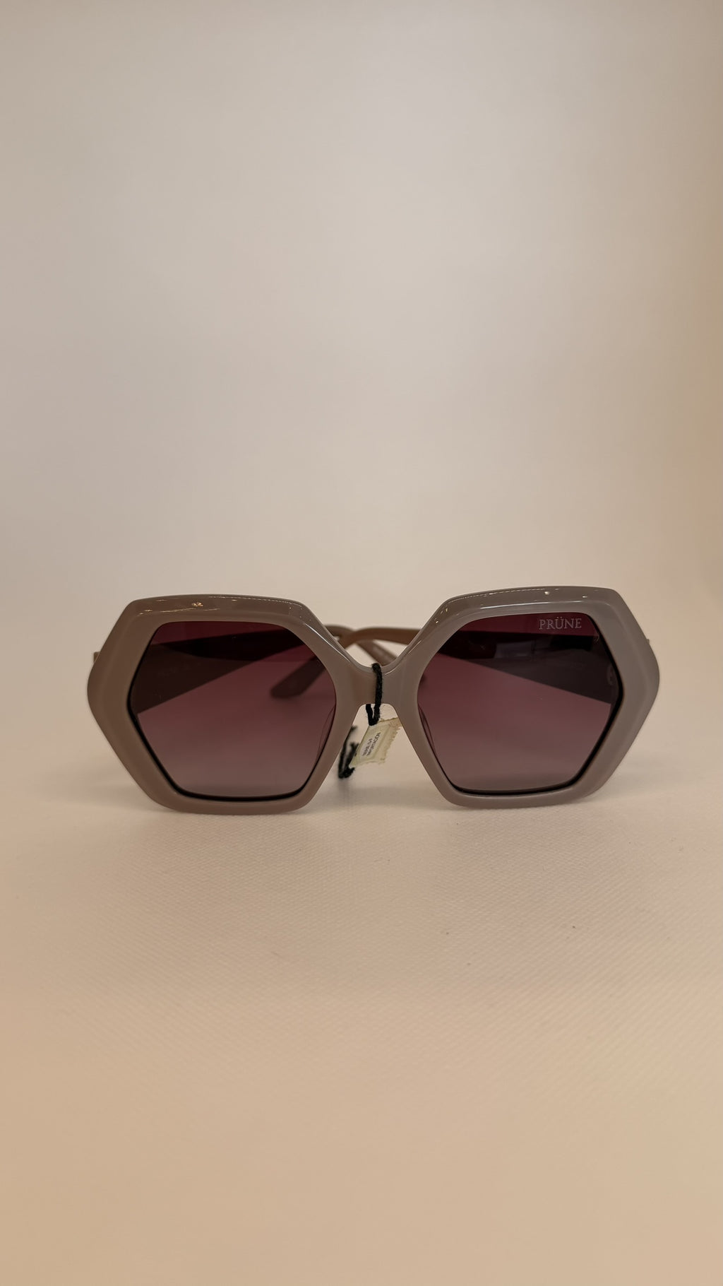 Prune Morelia — C05 — vista frontal — Luvis 20260911-167