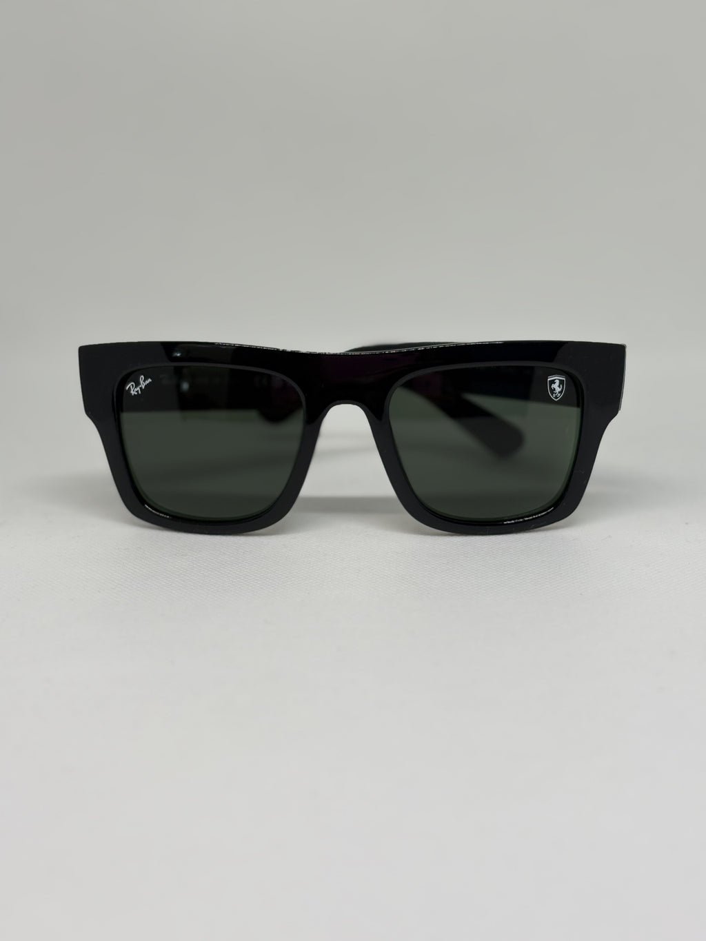 Ray-Ban RB2217M FERRARI — F601/71 — vista frontal — Luvis 20260911-066