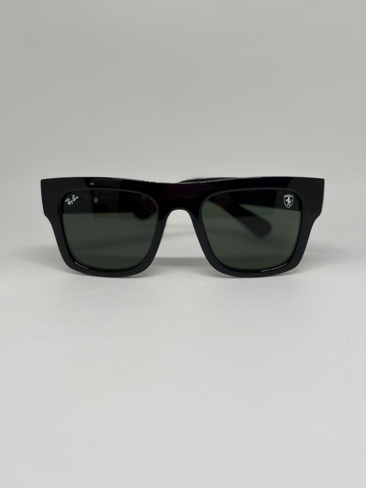 Ray-Ban RB2217M FERRARI — F601/71 — vista frontal — Luvis 20260911-066