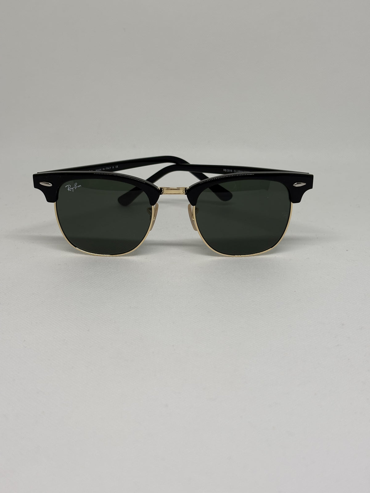 Ray-Ban RB3016 CLUBMASTER — W0365 — vista frontal — Luvis 20260911-064
