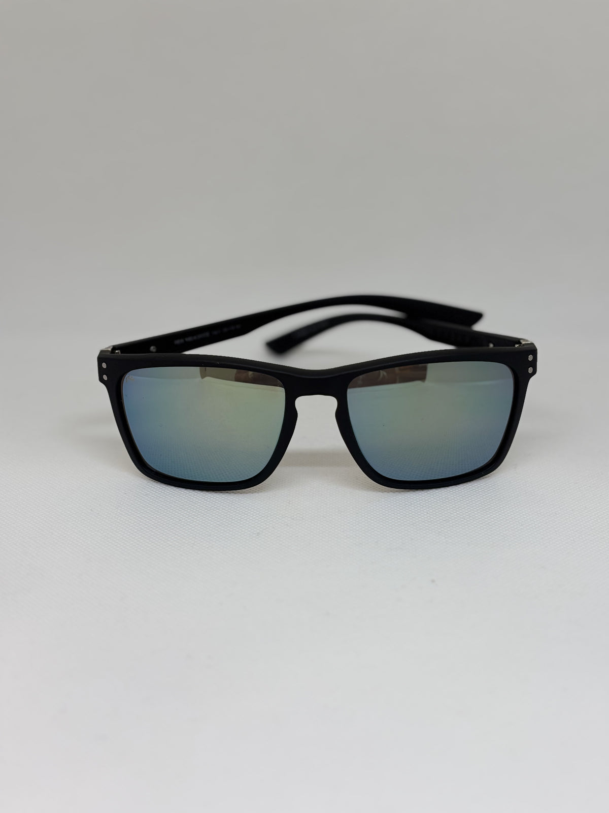 Rusty REW — MBLK/300CE — vista frontal — Luvis 20260911-078