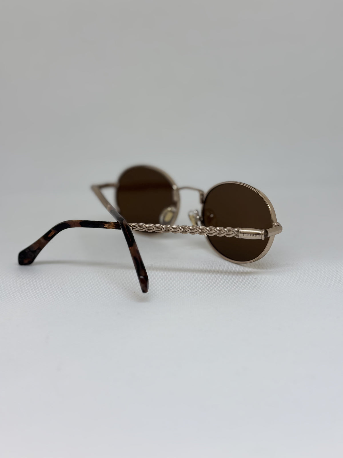 Tiffany 3362 — C04 — vista complementaria — Luvis 20260911-001