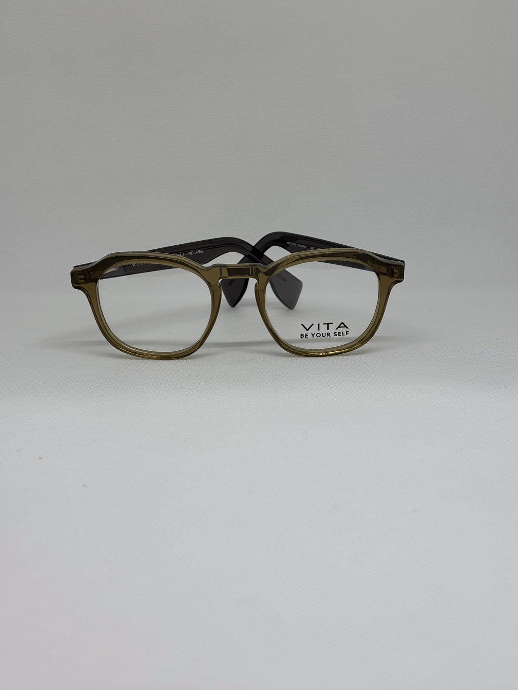 Vita CHESTER — C4 — vista frontal — Luvis 20260911-155