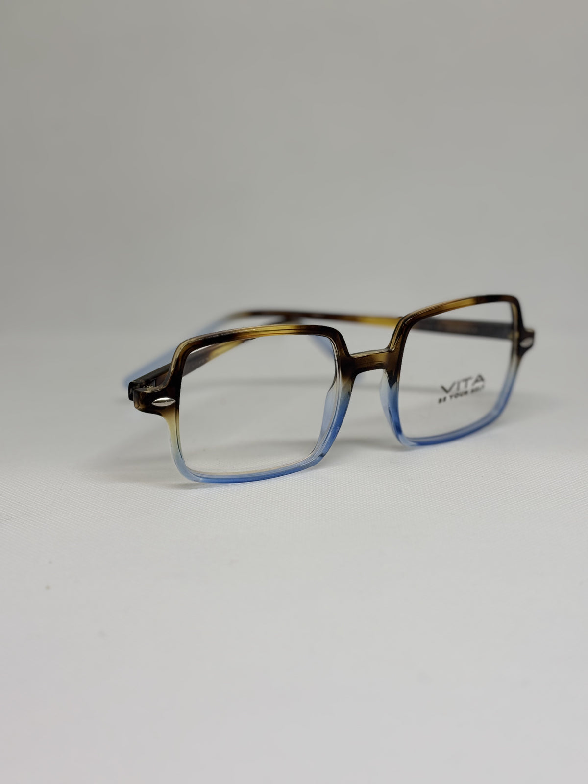 Vita GINEBRA — C2 — vista complementaria — Luvis 20260911-160