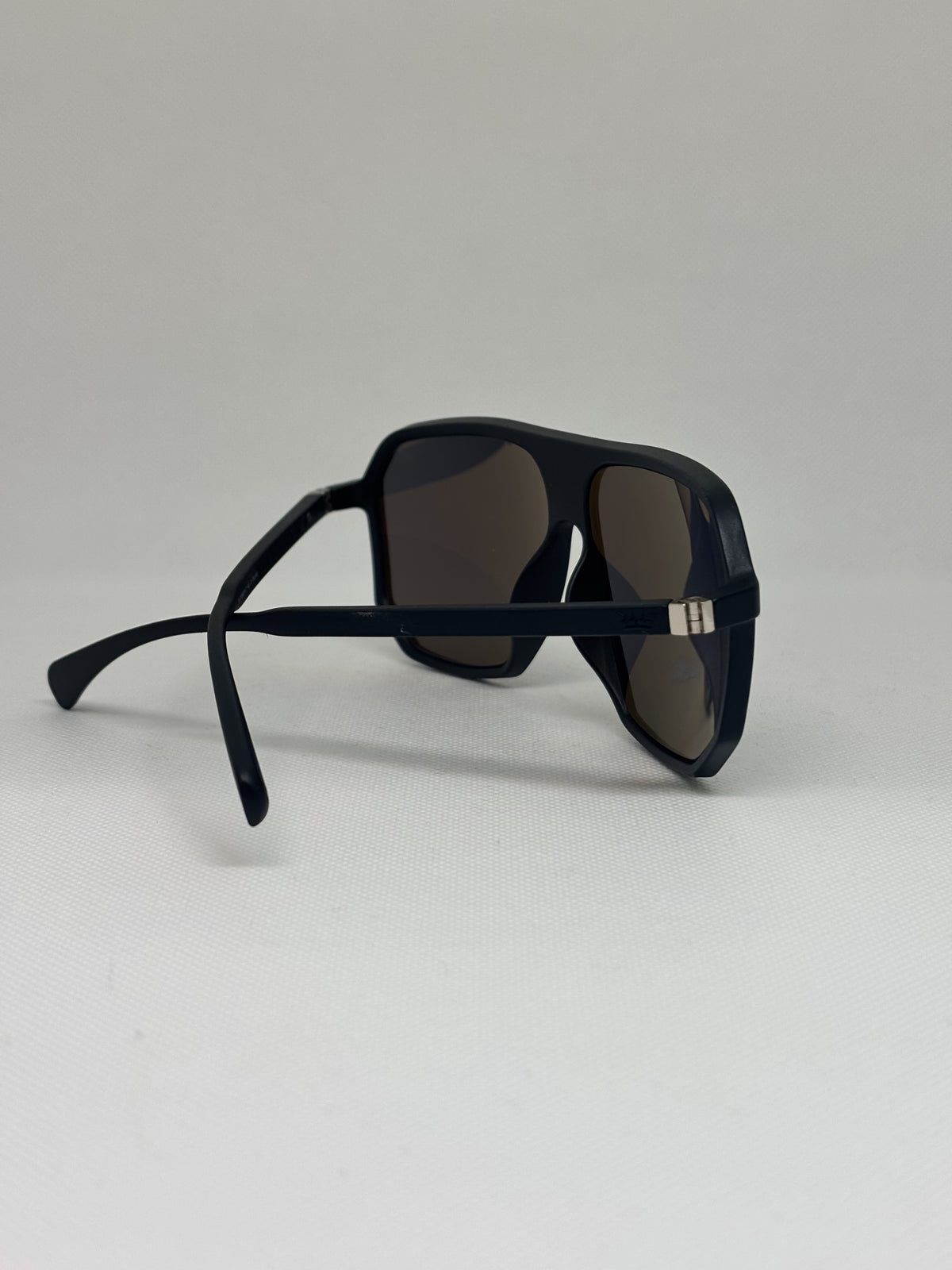 Vulk Harry — MBLK/S10 — vista complementaria — Luvis 20260911-117