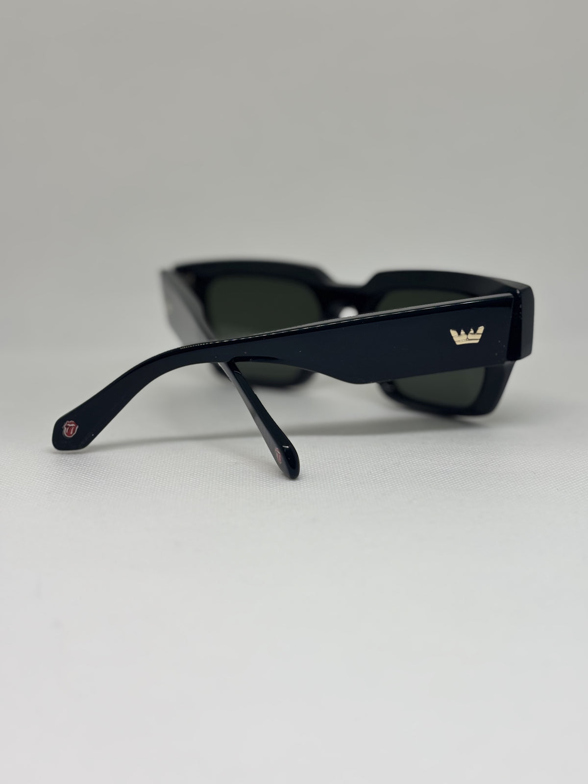 Vulk Play whit fire — C1 — vista complementaria — Luvis 20260911-115